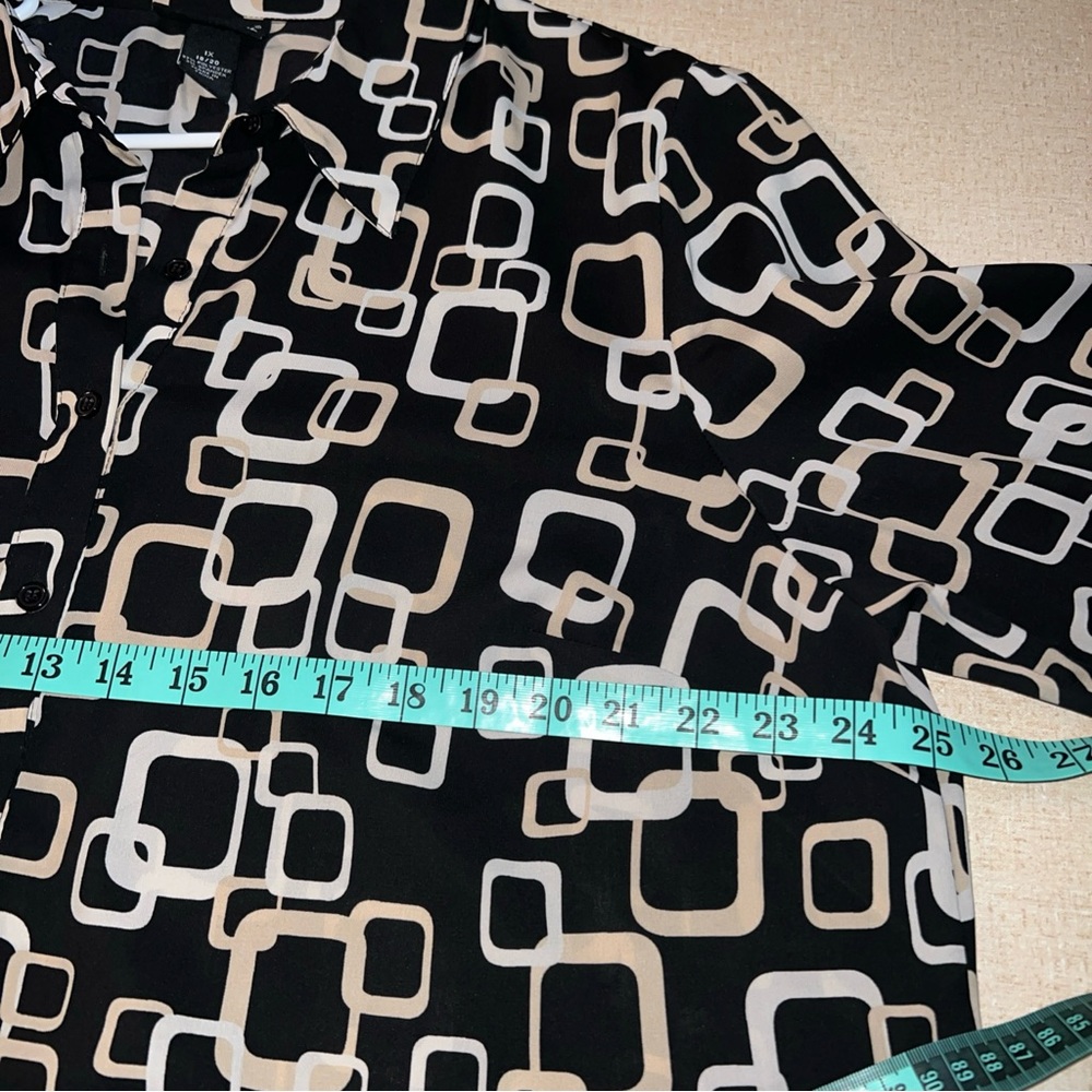 Maggie Barnes Top Womens Size 1X 18/20 3/4 Sleeve Button Down Graphic Blouse. - Picture 4 of 6